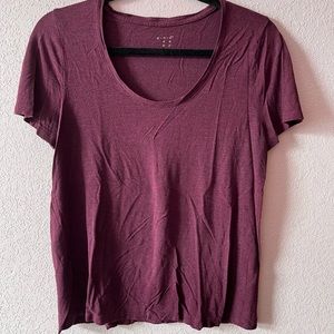 Burgundy scoop neck lightweight T-shirt medium tee